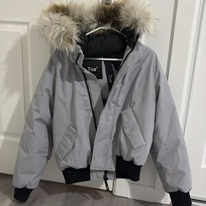 Aritzia TNA resort jacket